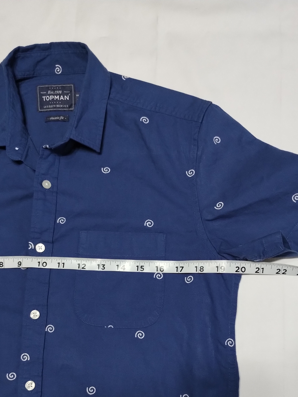 Topman Blue Short-Sleeve Button-Up Shirt with White Swirl Print - Picture 4 of 9
